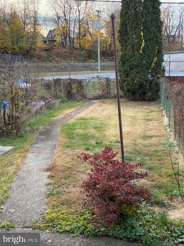 313 S 10TH ST, Lebanon, PA 17042