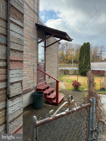 313 S 10TH ST, Lebanon, PA 17042