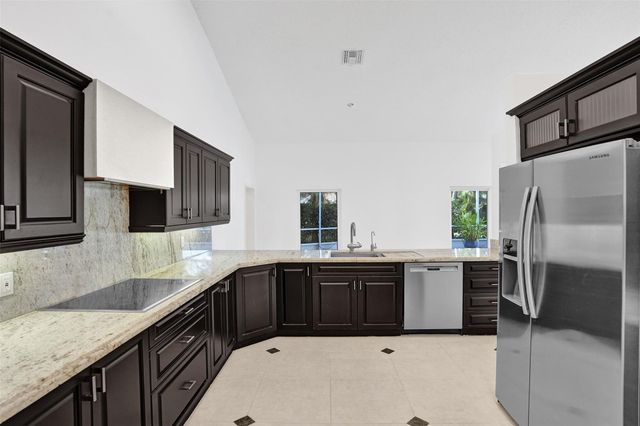 2891 NW 28th Ter, Boca Raton, FL 33434