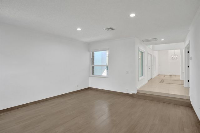 2891 NW 28th Ter, Boca Raton, FL 33434