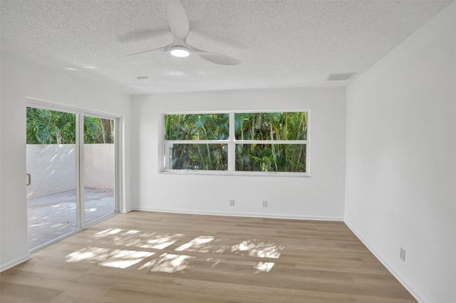 2891 NW 28th Ter, Boca Raton, FL 33434