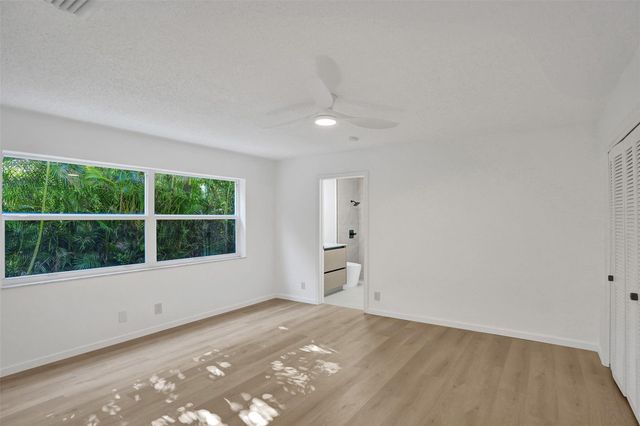 2891 NW 28th Ter, Boca Raton, FL 33434