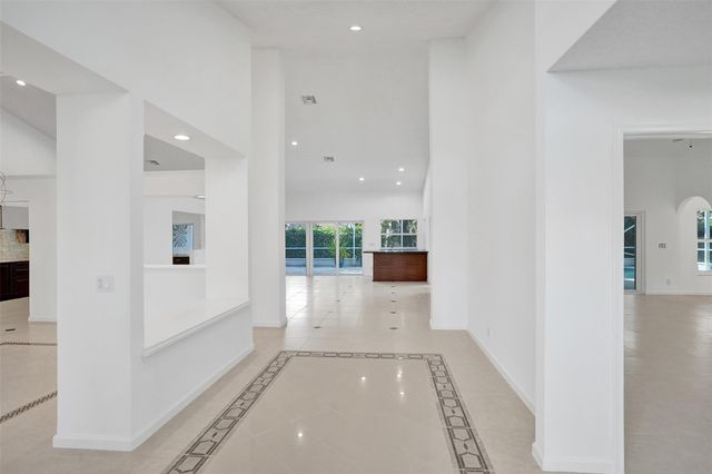 2891 NW 28th Ter, Boca Raton, FL 33434