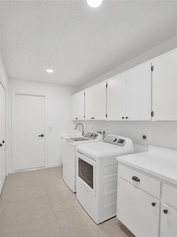 2891 NW 28th Ter, Boca Raton, FL 33434