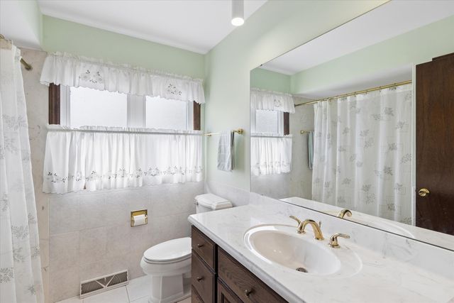 7041 Springside Avenue, Downers Grove, IL 60516