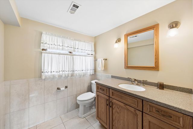 7041 Springside Avenue, Downers Grove, IL 60516