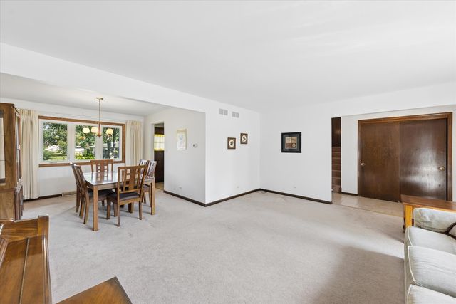 7041 Springside Avenue, Downers Grove, IL 60516