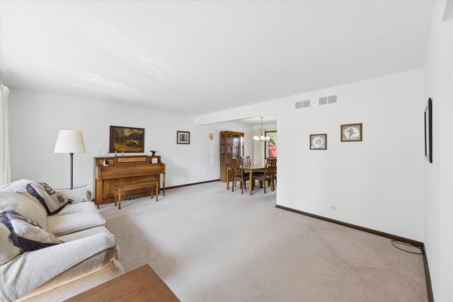 7041 Springside Avenue, Downers Grove, IL 60516