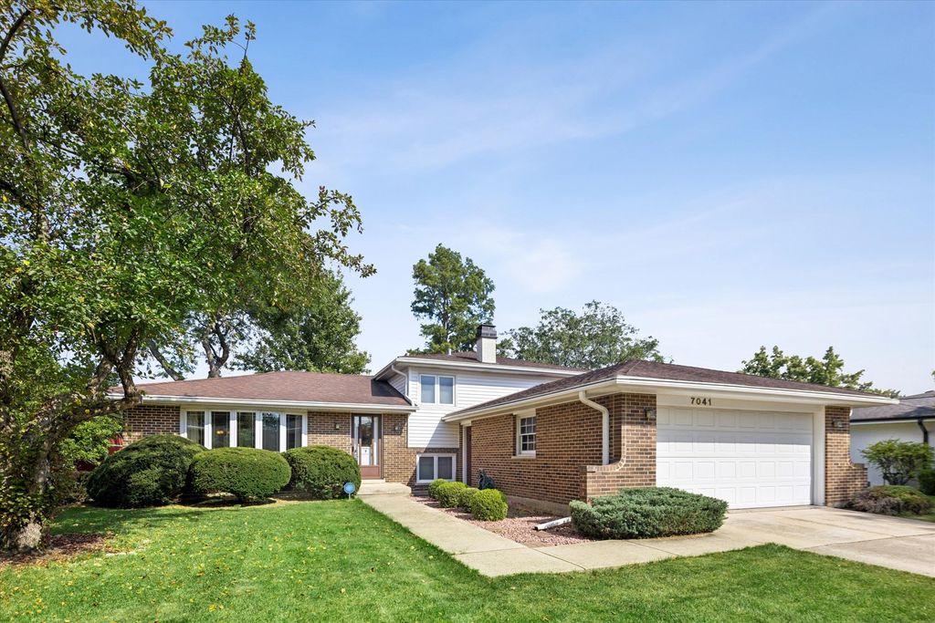 7041 Springside Avenue, Downers Grove, IL 60516