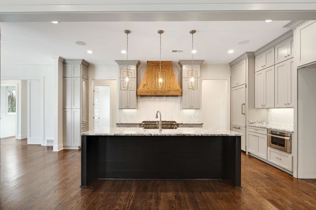 9053 WINSTON WOODS CIR, Memphis, TN 38139