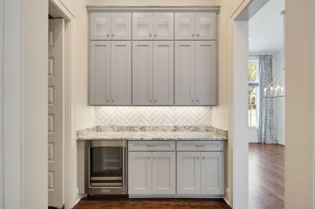 9053 WINSTON WOODS CIR, Memphis, TN 38139