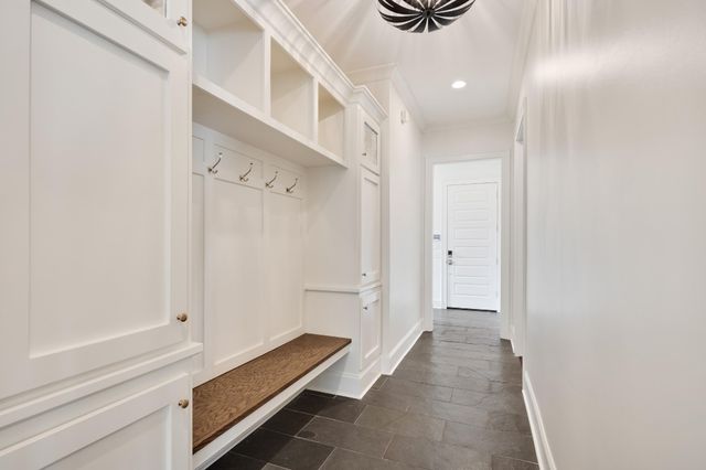 9053 WINSTON WOODS CIR, Memphis, TN 38139