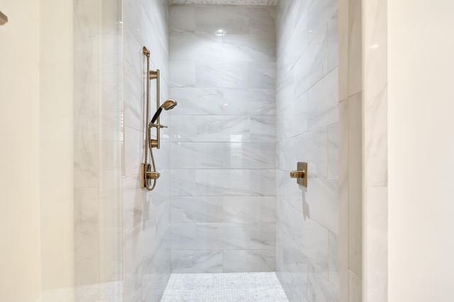 9053 WINSTON WOODS CIR, Memphis, TN 38139