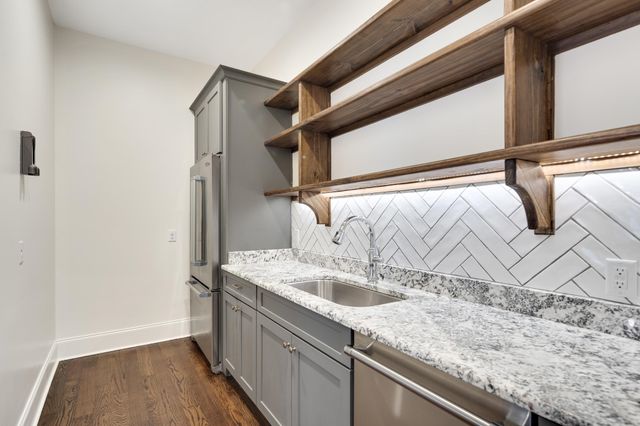 9053 WINSTON WOODS CIR, Memphis, TN 38139