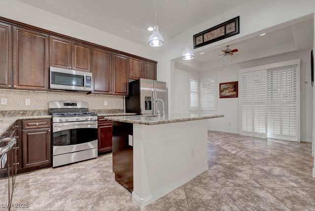 6521 Grand Concourse Street, Las Vegas, NV 89166