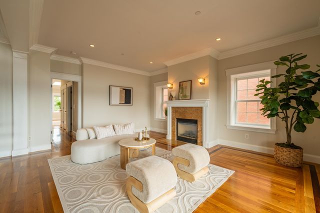 195 Webster St 3, Boston, MA 02128