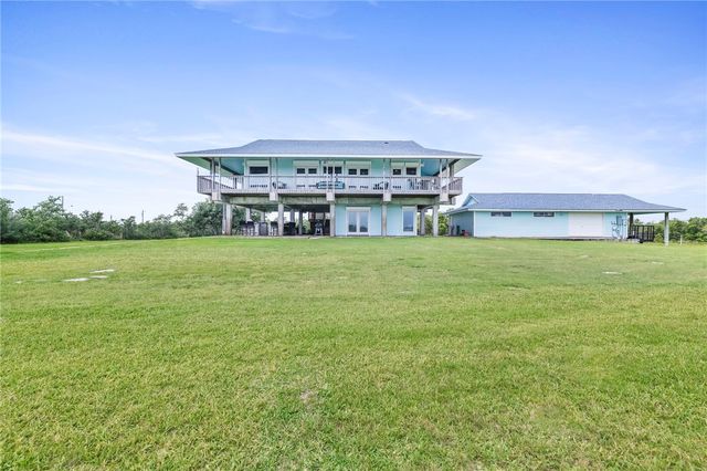 178 Smyth St, Port O'connor, TX 77982