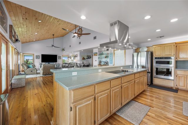 178 Smyth St, Port O'connor, TX 77982