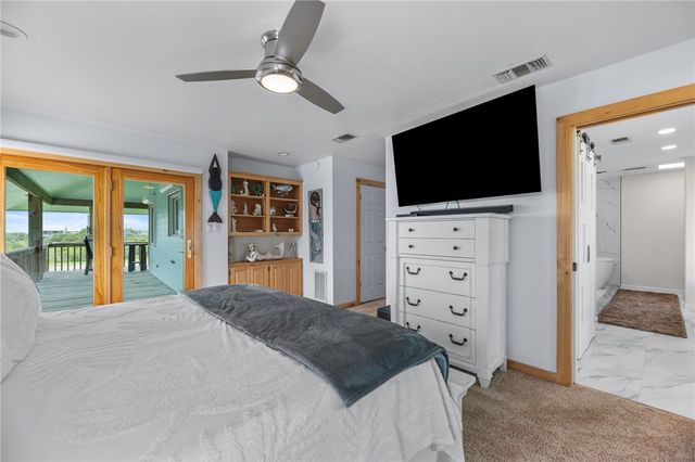 178 Smyth St, Port O'connor, TX 77982