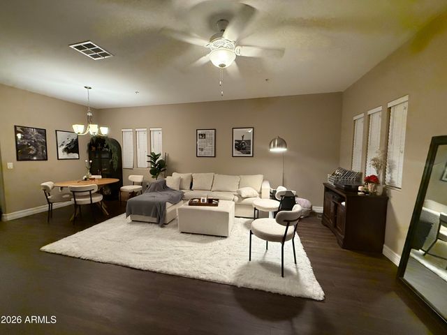 2821 S SKYLINE Drive 157, Mesa, AZ 85212