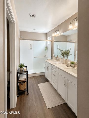 2821 S SKYLINE Drive 157, Mesa, AZ 85212