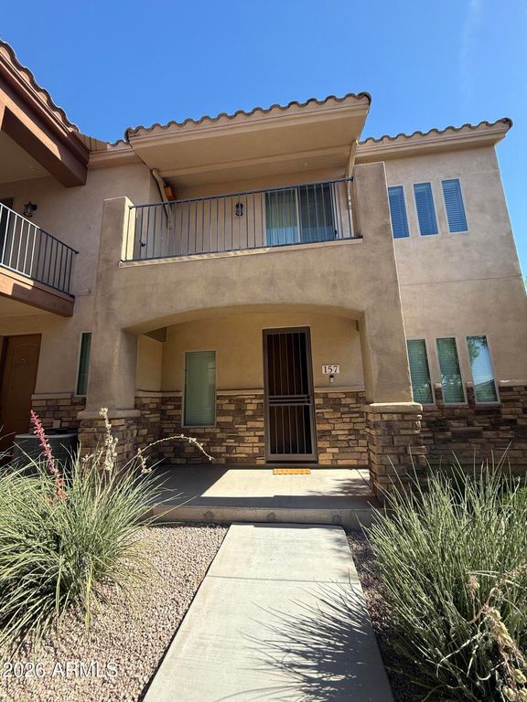 2821 S SKYLINE Drive 157, Mesa, AZ 85212