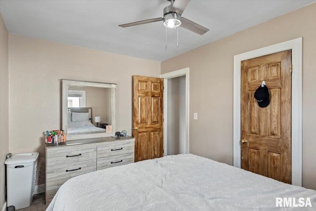 2945 S 3RD Street, Springfield, IL 62703