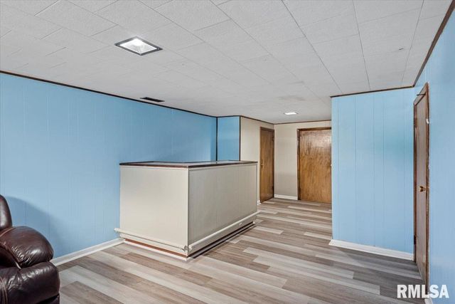 2945 S 3RD Street, Springfield, IL 62703