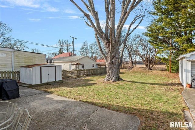 2945 S 3RD Street, Springfield, IL 62703