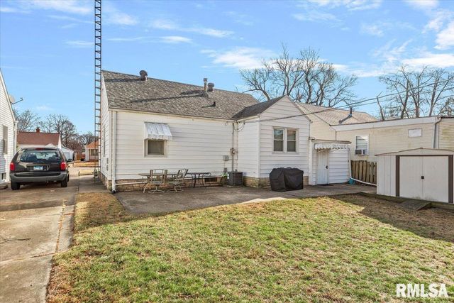 2945 S 3RD Street, Springfield, IL 62703