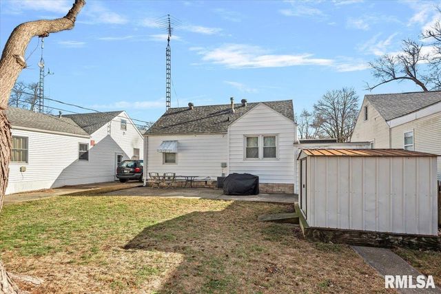 2945 S 3RD Street, Springfield, IL 62703