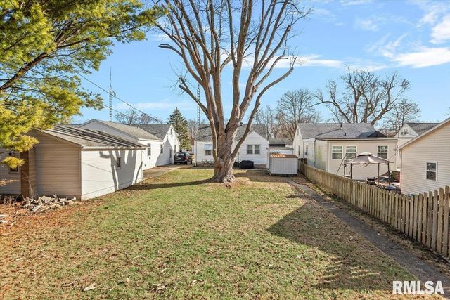 2945 S 3RD Street, Springfield, IL 62703