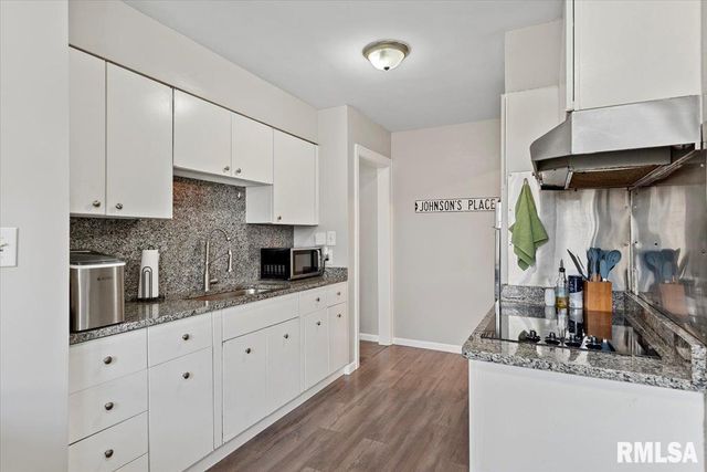 2945 S 3RD Street, Springfield, IL 62703