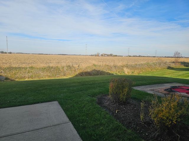 171 Willoughby Court E, Yorkville, IL 60560