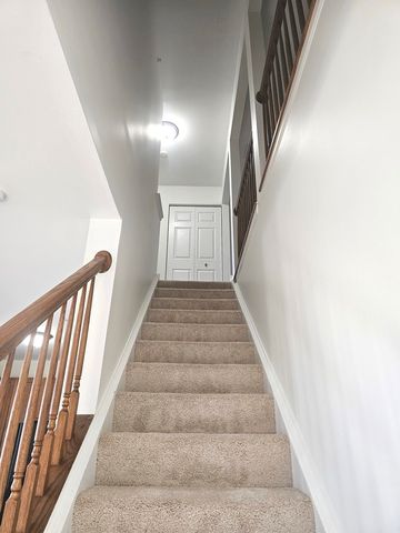 171 Willoughby Court E, Yorkville, IL 60560