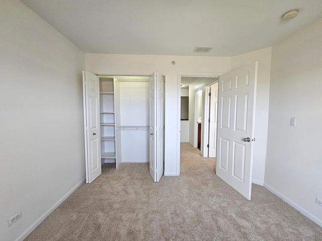 171 Willoughby Court E, Yorkville, IL 60560