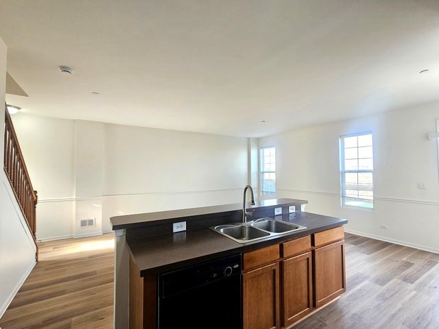 171 Willoughby Court E, Yorkville, IL 60560