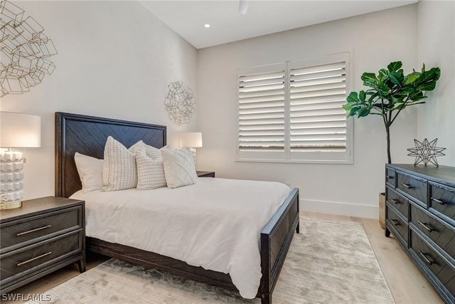 850 Central AVE 209, Naples, FL 34102