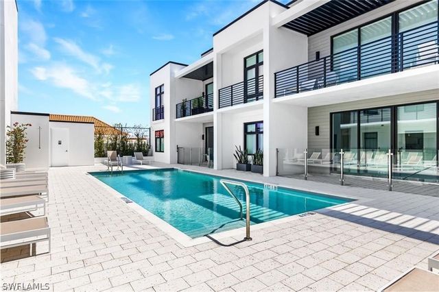 850 Central AVE 209, Naples, FL 34102