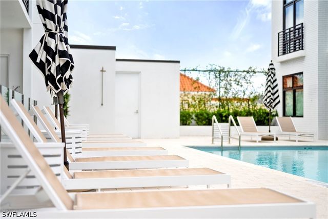 850 Central AVE 209, Naples, FL 34102