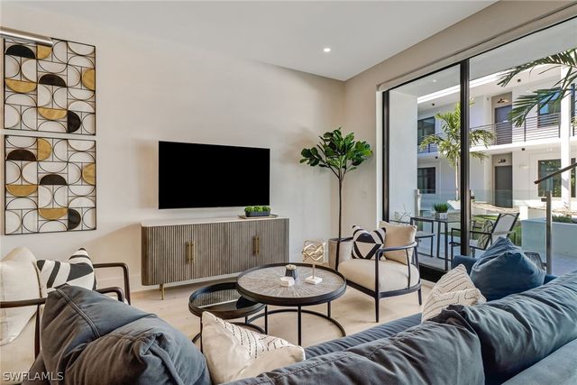 850 Central AVE 209, Naples, FL 34102