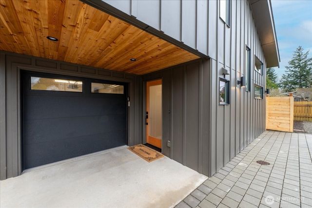 11740 Phinney Avenue N, Seattle, WA 98133