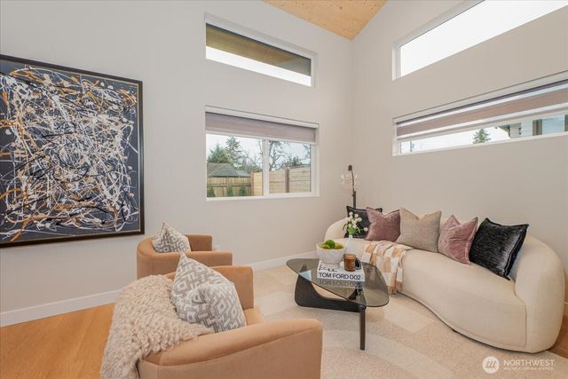 11740 Phinney Avenue N, Seattle, WA 98133