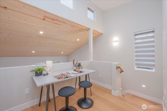 11740 Phinney Avenue N, Seattle, WA 98133