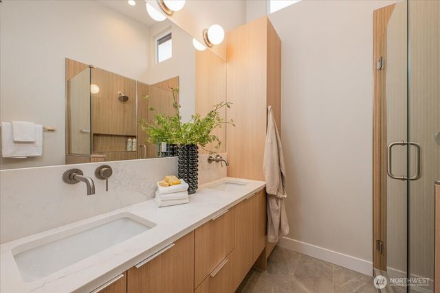 11740 Phinney Avenue N, Seattle, WA 98133