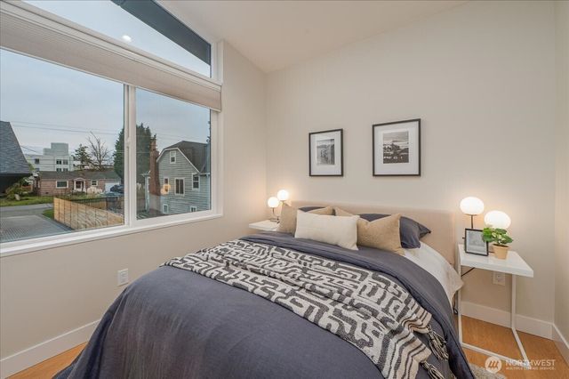 11740 Phinney Avenue N, Seattle, WA 98133