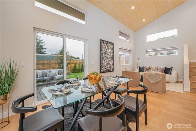 11740 Phinney Avenue N, Seattle, WA 98133