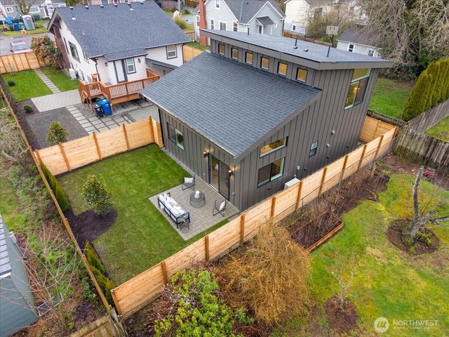 11740 Phinney Avenue N, Seattle, WA 98133