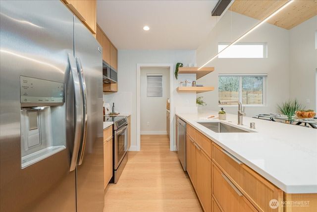 11740 Phinney Avenue N, Seattle, WA 98133