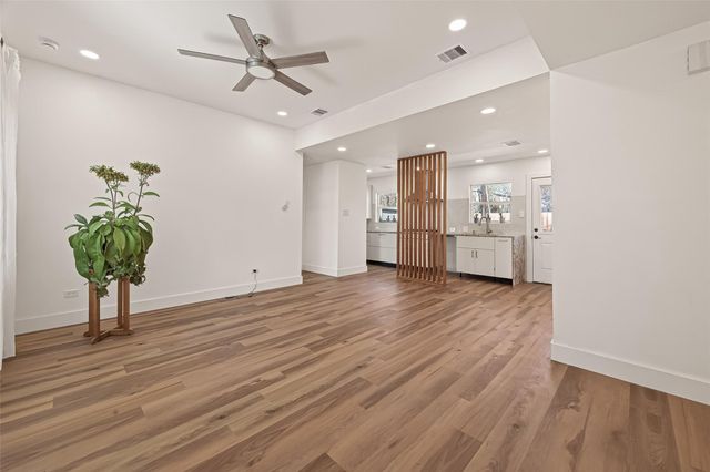 339 E Delz Drive, Houston, TX 77022